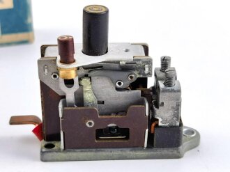 Luftwaffe Selbstschalter zur Sicherung der elektrischen Bordanlage gegen Überlastung und Kurzschluß. FL E 5000 01, ungebrauchtes Stück in der originalen Verpackung