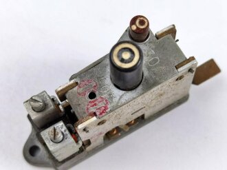 Luftwaffe Selbstschalter zur Sicherung der elektrischen Bordanlage gegen Überlastung und Kurzschluß. FL E 5000 01, ungebrauchtes Stück in der originalen Verpackung