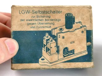 Luftwaffe Selbstschalter zur Sicherung der elektrischen Bordanlage gegen Überlastung und Kurzschluß. FL E 5000 01, ungebrauchtes Stück in der originalen Verpackung