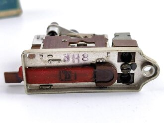 Luftwaffe Selbstschalter zur Sicherung der elektrischen Bordanlage gegen Überlastung und Kurzschluß. FL E 5000 01, ungebrauchtes Stück in der originalen Verpackung