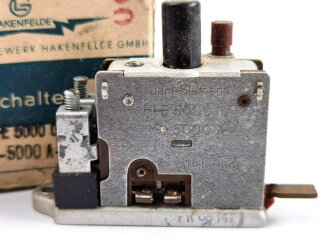 Luftwaffe Selbstschalter zur Sicherung der elektrischen Bordanlage gegen Überlastung und Kurzschluß. FL E 5000 01, ungebrauchtes Stück in der originalen Verpackung