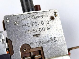 Luftwaffe Selbstschalter zur Sicherung der elektrischen Bordanlage gegen Überlastung und Kurzschluß. FL E 5000 01, ungebrauchtes Stück in der originalen Verpackung