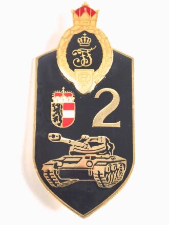Österreich, Truppenkörperabzeichen Bundesheer " Jagdpanzerbataillon 2 " Breite 3,6 cm und höhe 7,9 cm