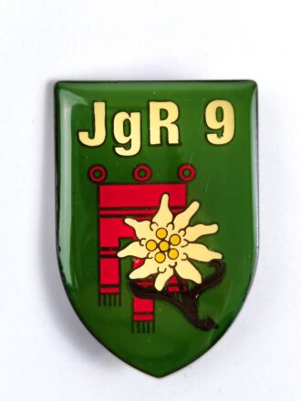 Österreich, Truppenkörperabzeichen Bundesheer " Jäger- Regiment 9 " Breite 4,4 cm, höhe 6,4 cm