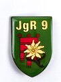 Österreich, Truppenkörperabzeichen Bundesheer " Jäger- Regiment 9 " Breite 4,4 cm, höhe 6,4 cm