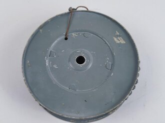 Luftwaffe, Haspel für eine Schleppantenne. Originallack, Durchmesser 14cm