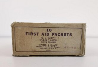 U.S. WWII, 10 first aid packets Carlisle Model red, in the original cardboard box