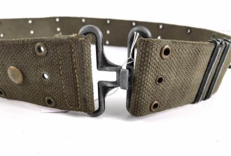 U.S. Army  Equipment belt ( pistol belt )  measures 99cm as is