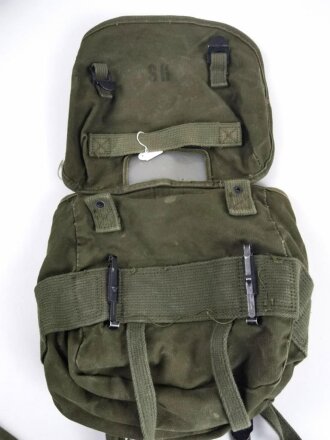 U.S. Army  1967 dated Field Pack, Canvas ( Butt pack ) Used