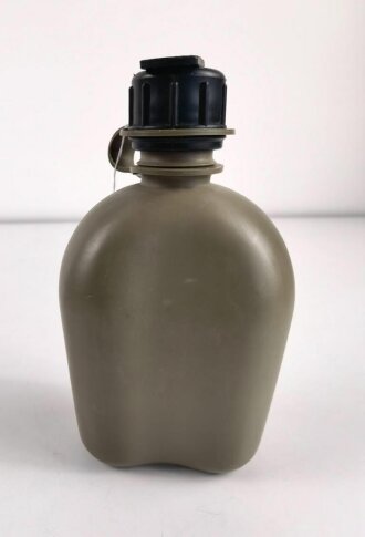 U.S. Army 1986 dated canteen, used