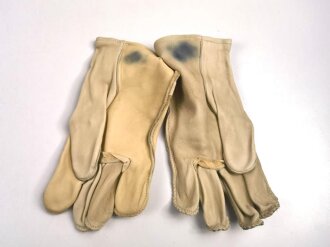 U.S. 1970 dated Gloves, Leather, Work M-1950, size 4, Unused