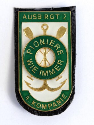 Österreich, Truppenkörperabzeichen Bundesheer  " Ausbildungsregiment 2/ 4. Kompanie ",  Maße 34 x 61 mm