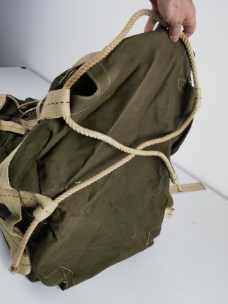 U.S. WWII Airborne , Aerial delivery drop container, Type A4. Unused, some storage wear, heavy.