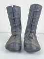 U.S. Army Pair of 1978/ 79  dated rubber overshoes, size II. Good condition