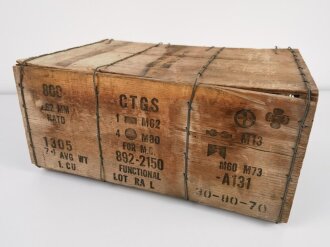 U.S. Army , wooden crate for "800 7,62 mm Nato  rounds for MG" Small Arms Ammunition"