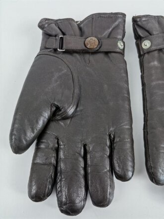 Paar gefütterte Lederhandschuhe für Offiziere der Wehrmacht. Leicht getragenes Paar in gutem Zustand