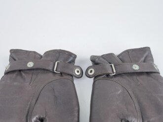 Paar gefütterte Lederhandschuhe für Offiziere der Wehrmacht. Leicht getragenes Paar in gutem Zustand