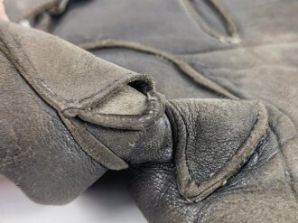 Paar gefütterte Lederhandschuhe für Offiziere der Wehrmacht. Getragenes Paar in gutem Zustand