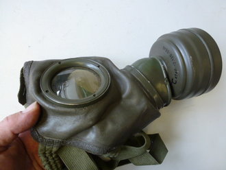 Bundeswehr, Gasmaske in Dose  1.Modell wie Wehrmacht. sehr selten