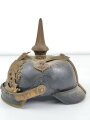 Bayern, Pickelhaube für einen Offizier der Chevaulegers. Dachbodenfund im Fundzustand