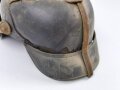 Bayern, Pickelhaube für einen Offizier der Chevaulegers. Dachbodenfund im Fundzustand