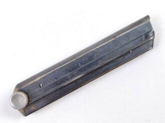 Magazin Pistole P08 Wehrmacht. Blech geprägt, WaA83 im Boden