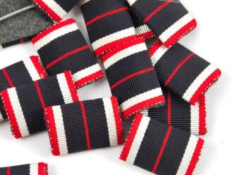 Bandspange Kriegsverdienstmedaille, 26 mm. Sie erhalten ein ( 1 ) Stück aus altem Herstellerbestand