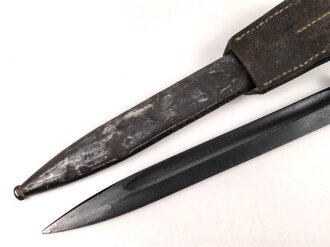 Seitengewehr Modell 84/98 zum k98 der Wehrmacht. Nummerngleiches Stück von F.Herder Solingen, datiert 1939. "Geienigtes" Stück, in originalem Koppelschuh