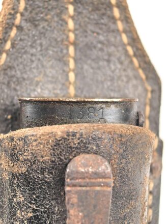 Seitengewehr Modell 84/98 zum k98 der Wehrmacht. Nummerngleiches Stück von F.Herder Solingen, datiert 1939. "Geienigtes" Stück, in originalem Koppelschuh