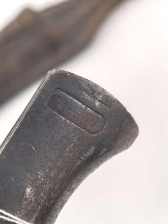 Seitengewehr Modell 84/98 zum k98 der Wehrmacht. Nummerngleiches Stück von F.Herder Solingen, datiert 1939. "Geienigtes" Stück, in originalem Koppelschuh