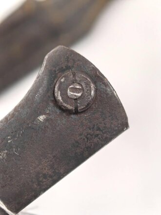 Seitengewehr Modell 84/98 zum k98 der Wehrmacht. Nummerngleiches Stück von F.Herder Solingen, datiert 1939. "Geienigtes" Stück, in originalem Koppelschuh