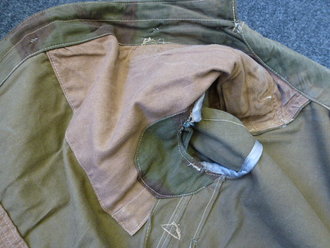 Fallschirmjäger Knochensack Sumpftarn. Schwere Qualität, alle Reissverschlüsse gängig, der Adler neuzeitlich vernäht. Farbfrisches Stück, selten