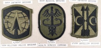 U.S.Army, Sammlung Ärmelabzeichen, Verschiedene Verbände, auf Karton getackert