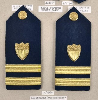 U.S. Coast Guard, Sammlung Abzeichen der Küstenwache, auf Karton getackert
