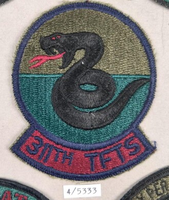 U.S.Air Force, Sammlung Ärmelabzeichen für den Kampfanzug, auf Karton getackert