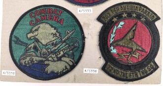 U.S.Air Force, Sammlung Ärmelabzeichen für den Kampfanzug, auf Karton getackert