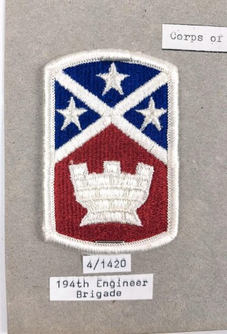 U.S. Army, Sammlung Ärmelabzeichen " Ingenieure ", auf Karton getackert