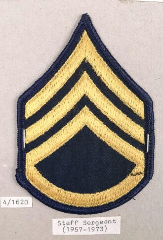 U.S.  Army, Sammlung Ärmelabzeichen, auf Karton getackert