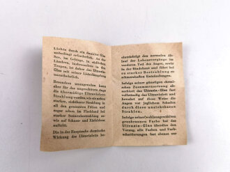 Allgemeine Schutzbrille Wehrmacht in Kunstlederhülle, ungetragenes Stück mit dunklen Ultrasin Gläsern, Beizettel von 1942 innliegend