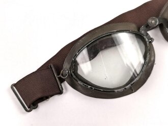 Kradmelderbrille Wehrmacht. Datiert 1941, Gummimuscheln weich, Band neuzeitlich ergänzt