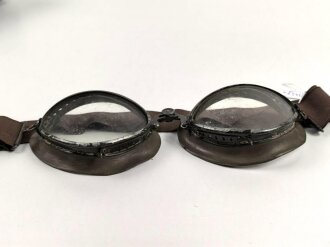 Kradmelderbrille Wehrmacht. Datiert 1941, Gummimuscheln weich, Band neuzeitlich ergänzt