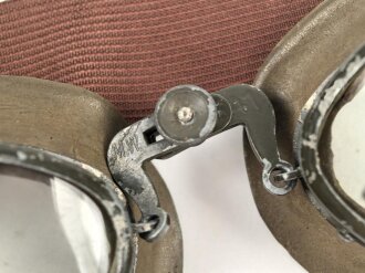 Kradmelderbrille Wehrmacht. Datiert 1941, Gummimuscheln weich, Band neuzeitlich ergänzt