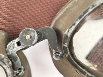 Kradmelderbrille Wehrmacht. Datiert 1941, Gummimuscheln weich, Band neuzeitlich ergänzt