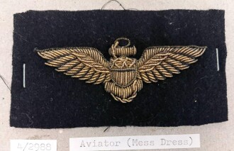 U.S. Navy, Sammlung Abzeichen, auf Karton getackert