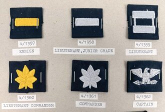 U.S. Navy, Sammlung Abzeichen, auf Karton getackert