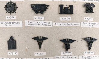 U.S. Army, Sammlung verschiedener Abzeichen " Waffengattungsabzeichen für Offiziere " für den Kampfanzug