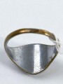 Fingerring , Liktorenbündel auf Hakenkreuz, jeweils erhaben in Messing aufgelegt. Getragenes Stück , Höhe 14mm