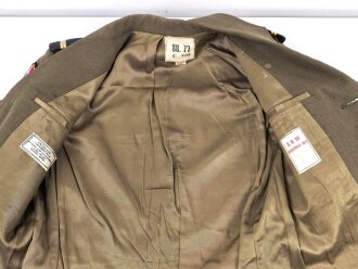Frankreich, Uniformjacke und Hose eines Angehörigen im 2. Armeekorps. Guter Zustand, die Jacke datiert 1975