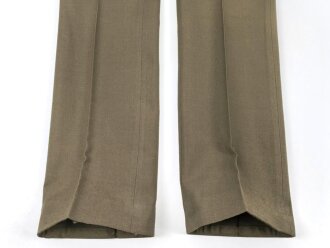 Frankreich, Uniformjacke und Hose eines Angehörigen im 2. Armeekorps. Guter Zustand, die Jacke datiert 1975