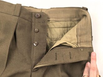Frankreich, Uniformjacke und Hose eines Angehörigen im 2. Armeekorps. Guter Zustand, die Jacke datiert 1975